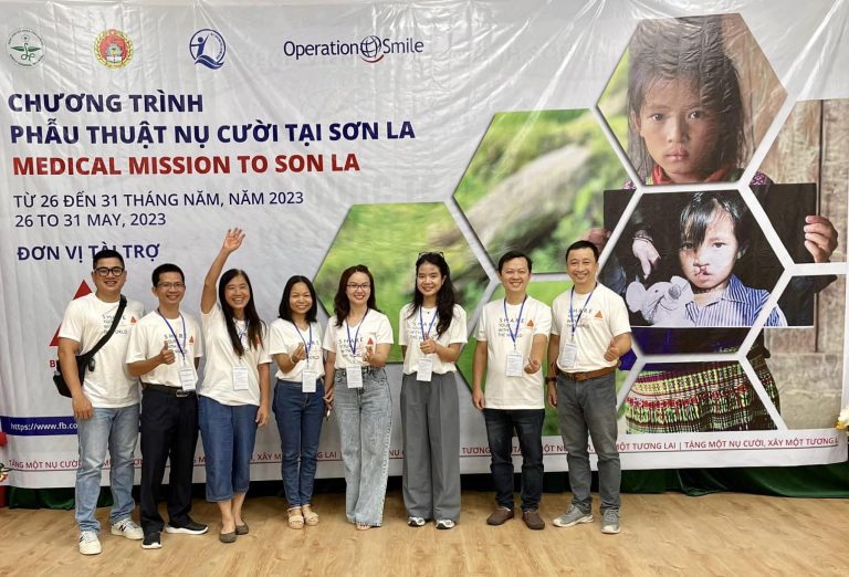 Chương trình Phẫu thuật nụ cười tại tỉnh Sơn La 2 Đoàn Bác sĩ Huế tại Sơn La trong Chương trình Phẫu thuật nụ cười